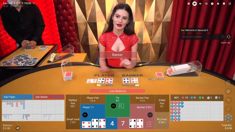 Các bàn baccarat live luôn thu hút đông người chơi vì game bài có dealer thật